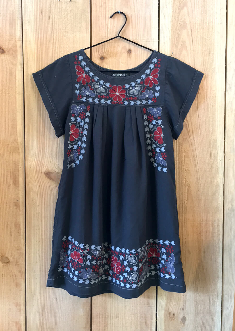 Robe brodée "Kali"