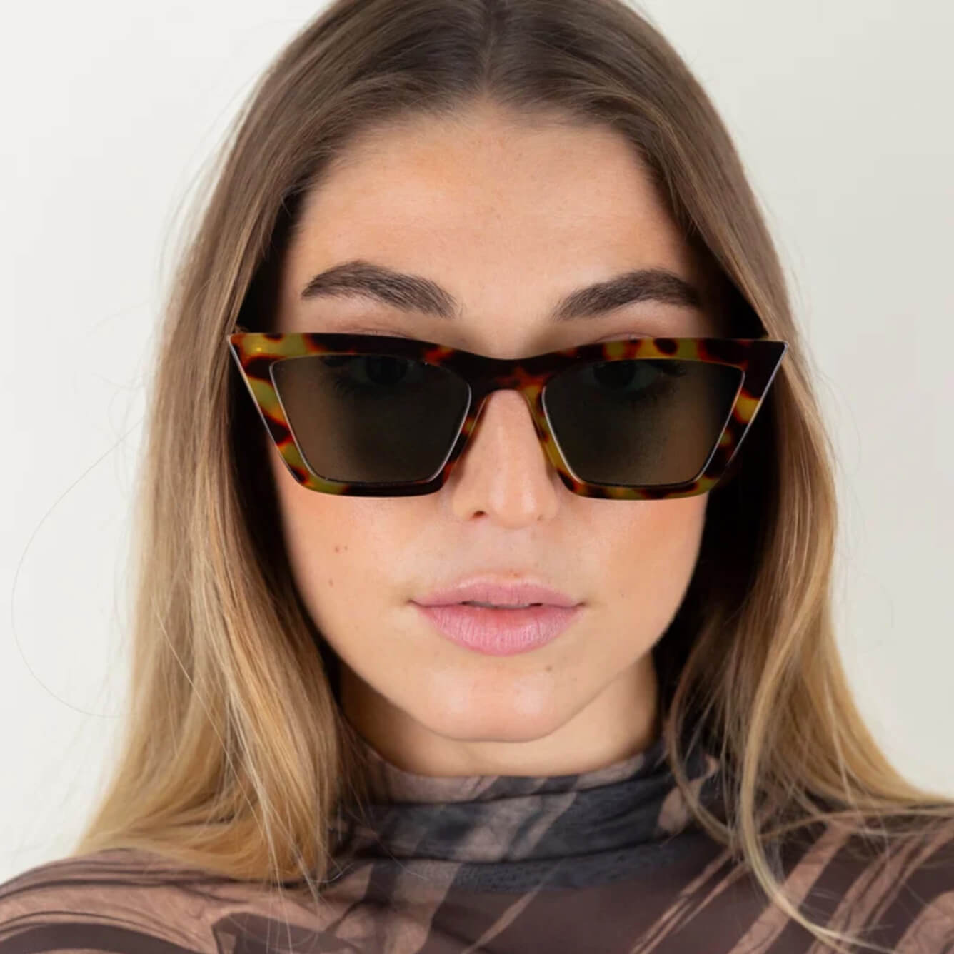 Lunettes cat-eyes "Farrah" - Militaire