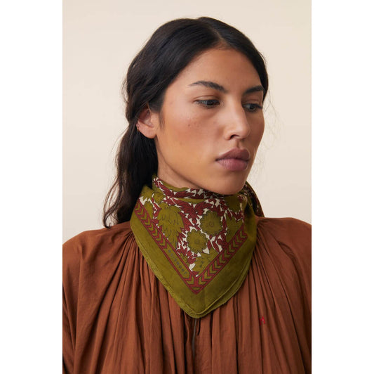 Grand carré N°680 - Kaki