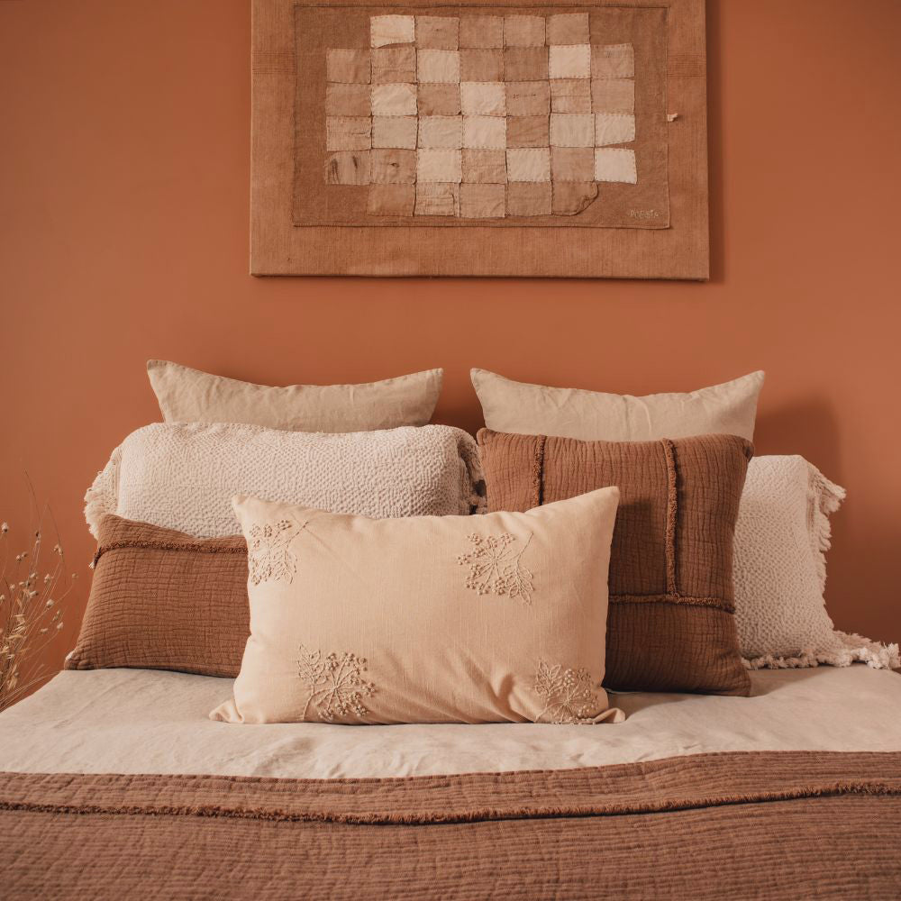 Coussin brodé "Domingo" coton flammé  - Poudre