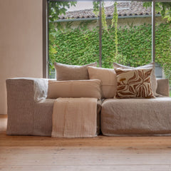 Coussin brodé "Taari" - Beige