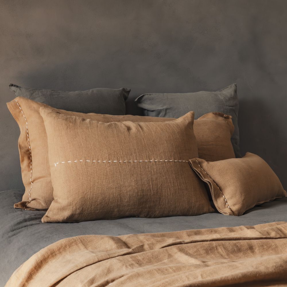 Coussin "Crush" lin brodé - Alezan