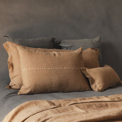 Coussin "Crush" lin brodé - Alezan