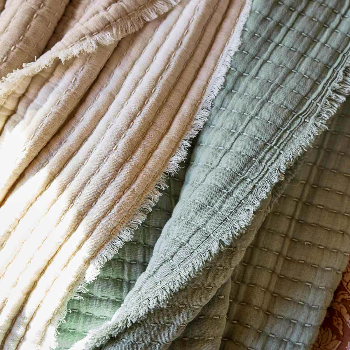 Couvre-lit "Tivoli" gaufré - Sable/ivoire