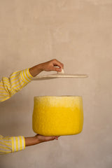 Rangement calebasse en feutre M - Citron/naturel