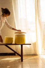 Rangement calebasse en feutre M - Citron/naturel