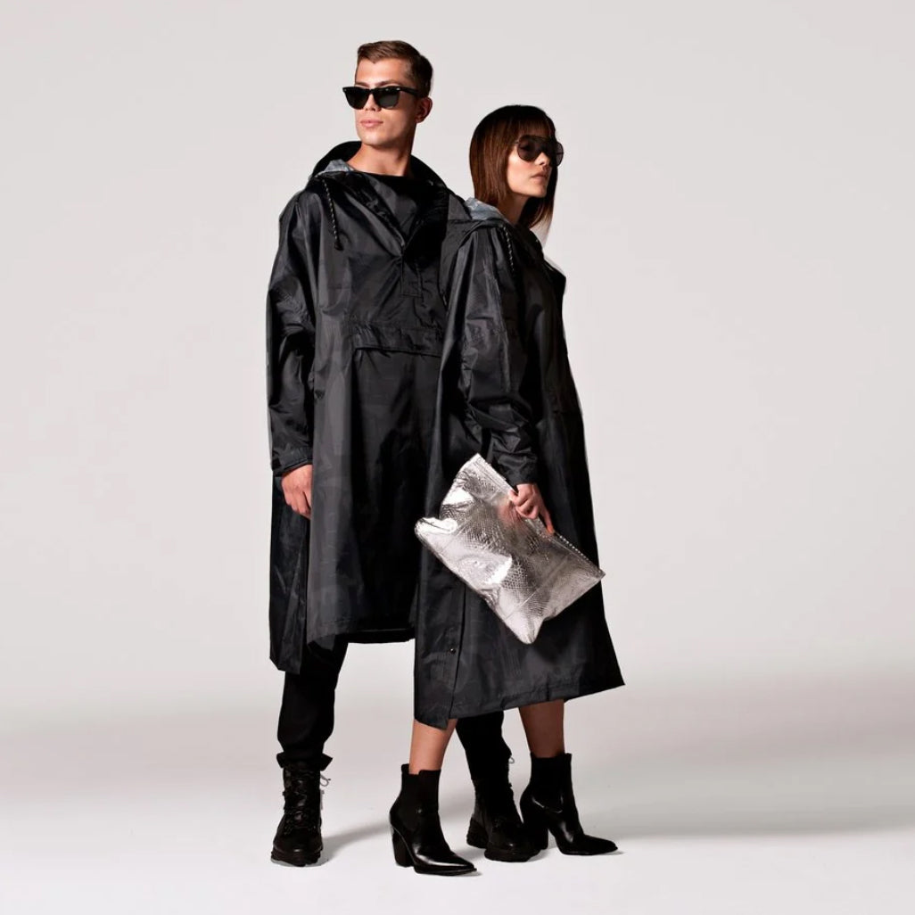 Cape-poncho imperméable "Back to Black Art Camo"