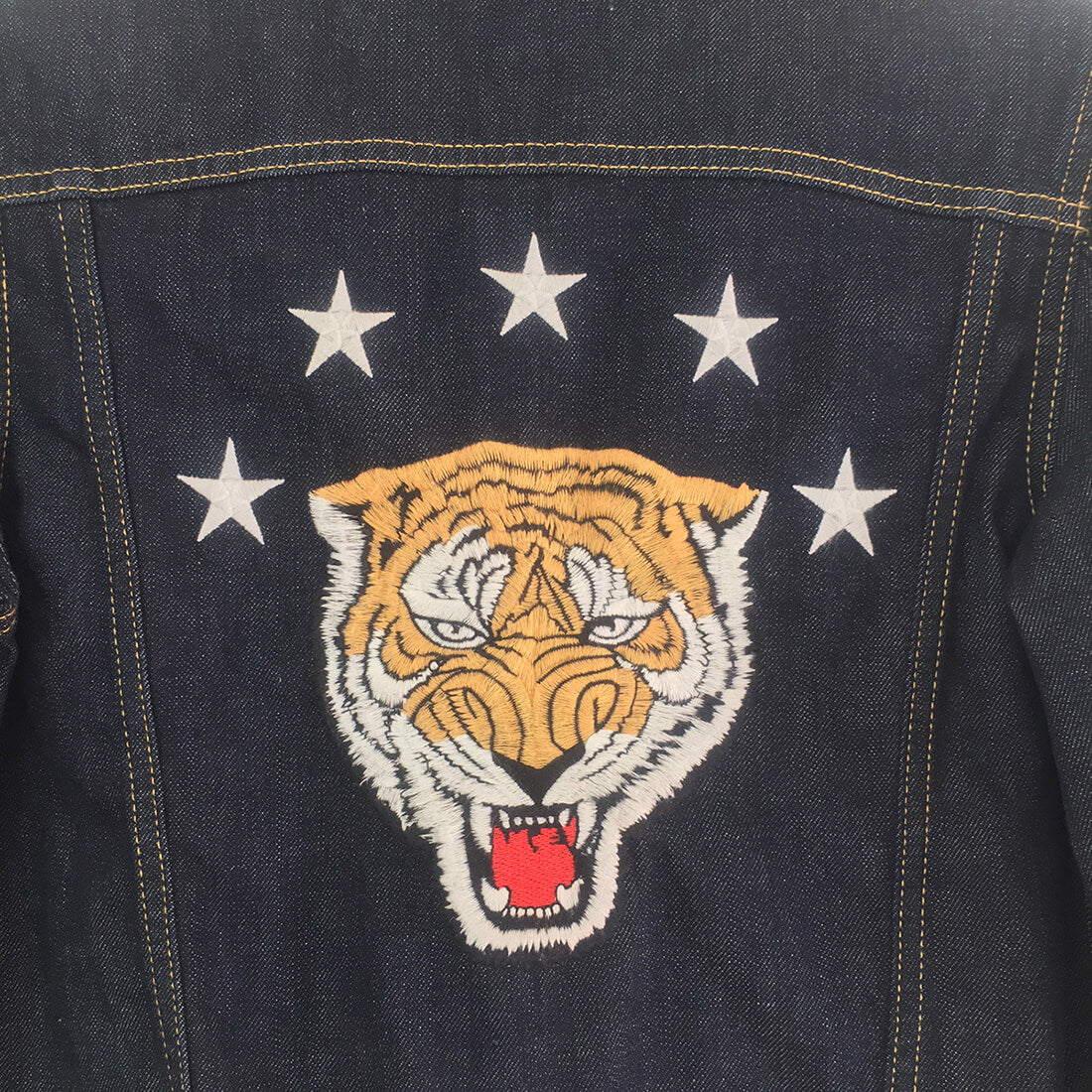 Blouson jean brodé "Tiger" NW (1)