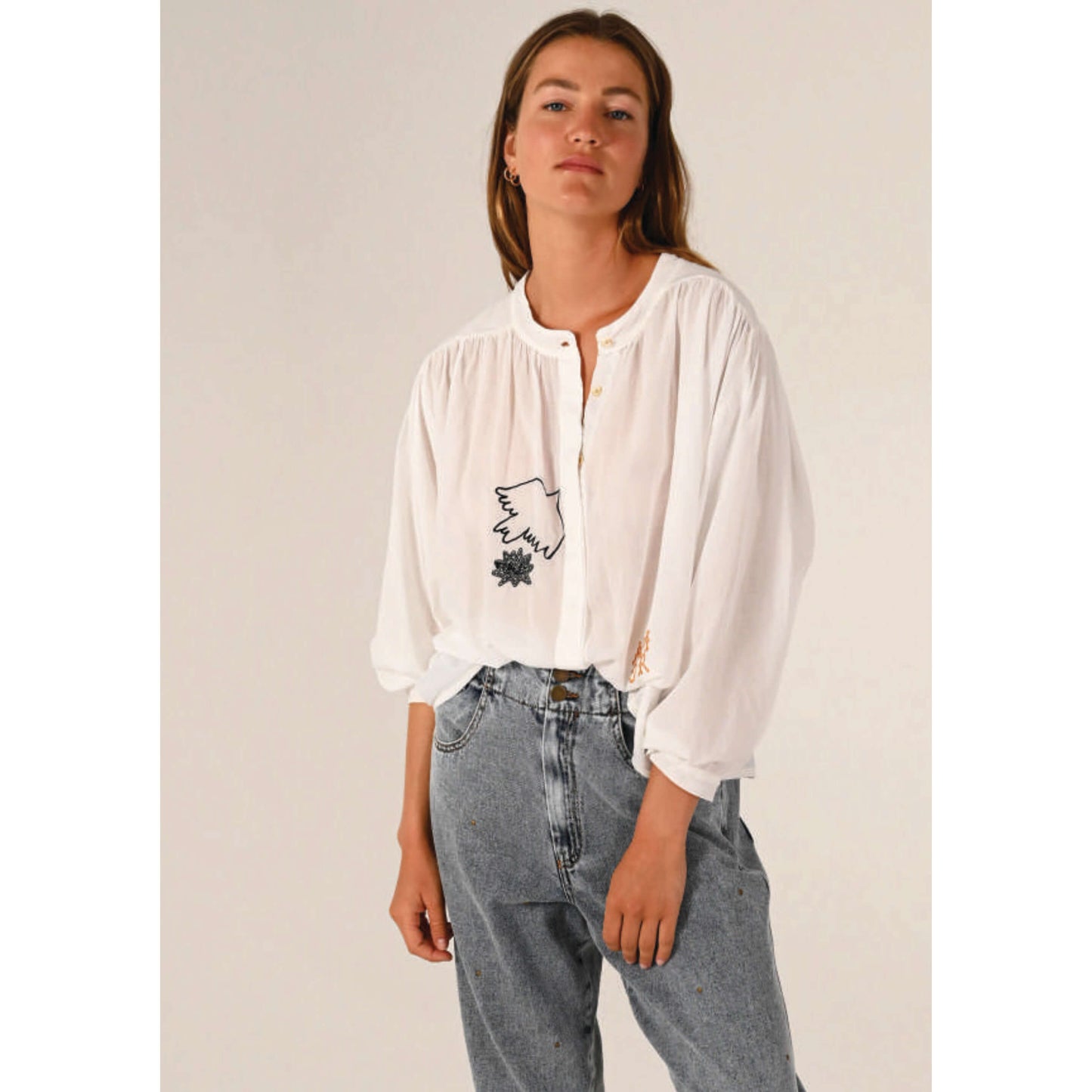 Blouse brodée "Candide Amor"